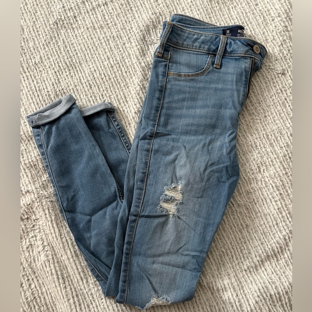 HOLLISTER Women’s Classic Blue Distressed Jeans, Size 26